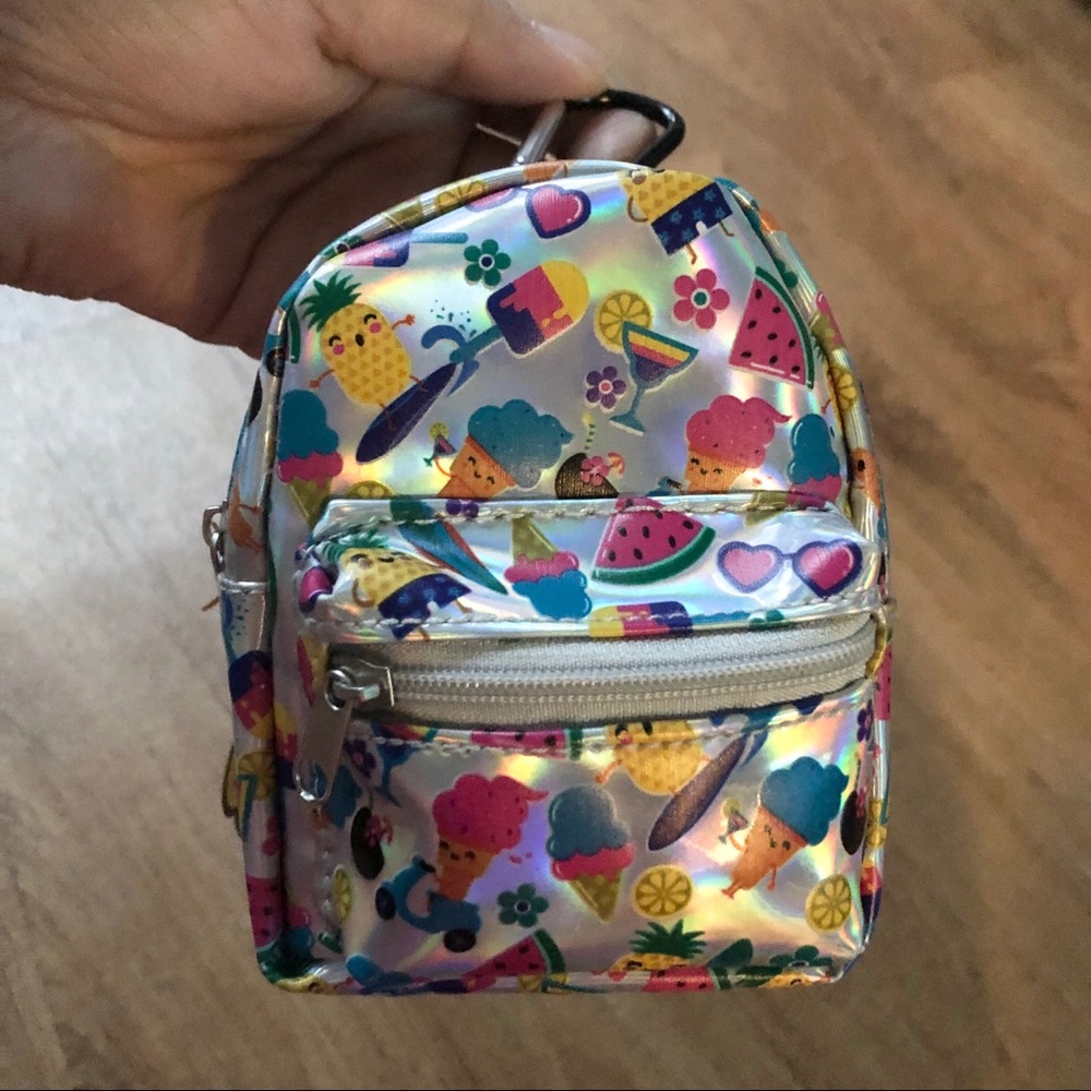 Mini Backpack Clip! - Picture 2 of 3